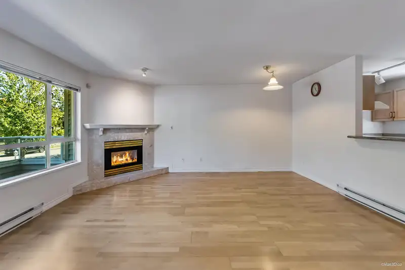 202 3938 ALBERT STREET - photo 3 of 40