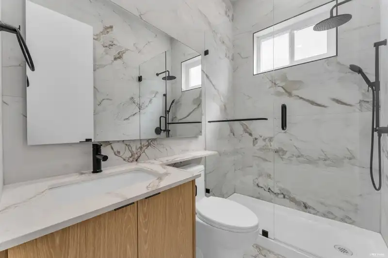 11665 89A AVENUE - photo 3 of 25