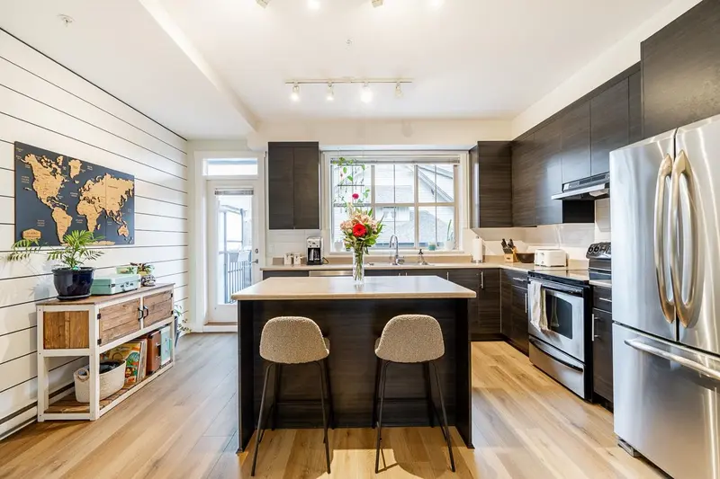 8 9525 204 STREET - photo 1 of 25