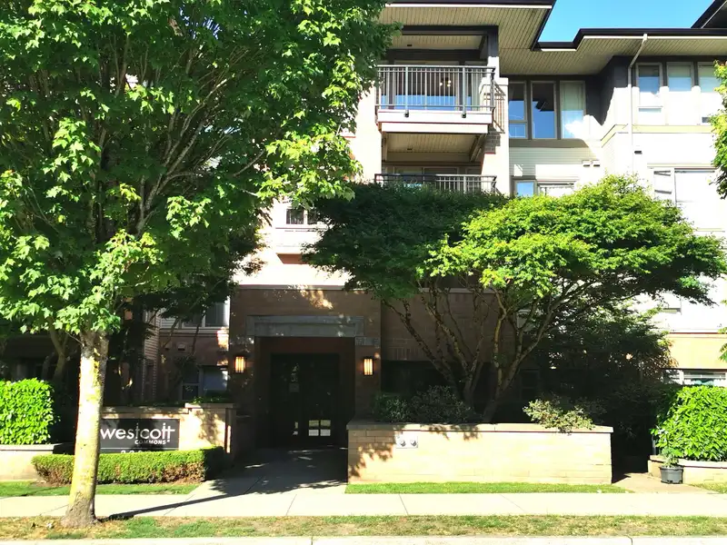 318 2388 WESTERN PARKWAY - photo 1 of 15