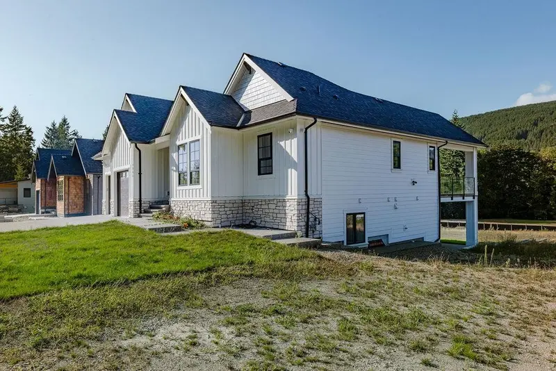 1203 CASTLE ROAD - photo 4 of 25