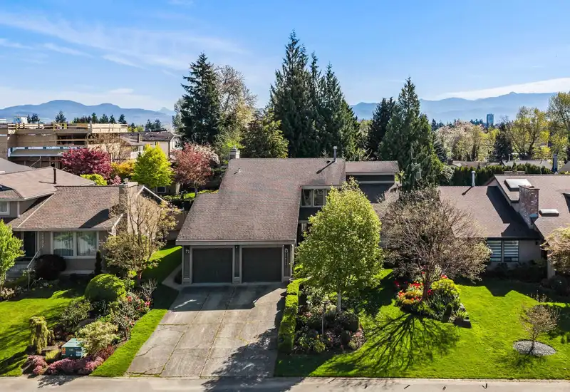 2482 SUNNYSIDE VIEW - photo 1 of 40
