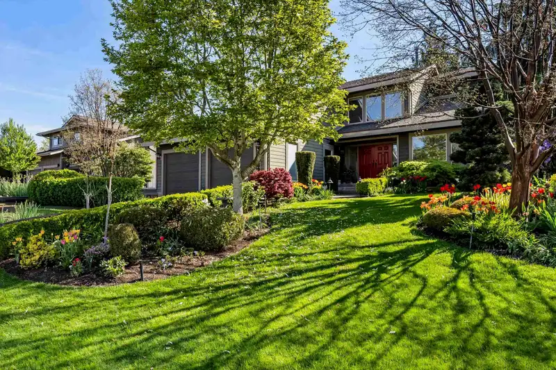 2482 SUNNYSIDE VIEW - photo 2 of 40