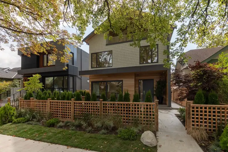 1 3186 W 11TH AVENUE - photo 1 of 24