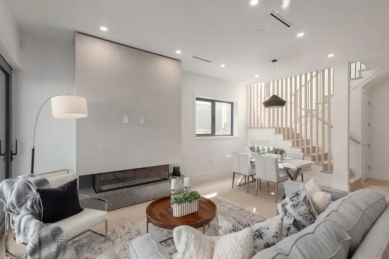 1 3186 W 11TH AVENUE - photo 3 of 24