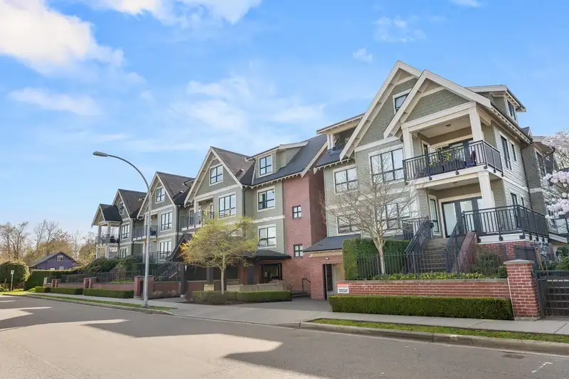 408 4689 52A STREET - photo 1 of 37