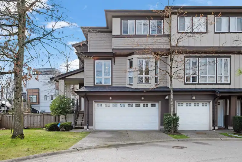 47 160 PEMBINA STREET - photo 2 of 26