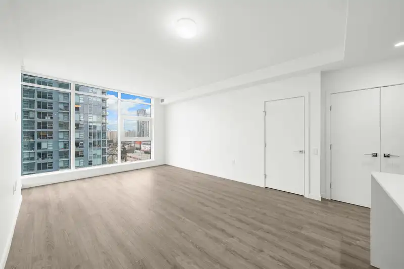 #1006 660 QUAYSIDE DRIVE - photo 4 of 28