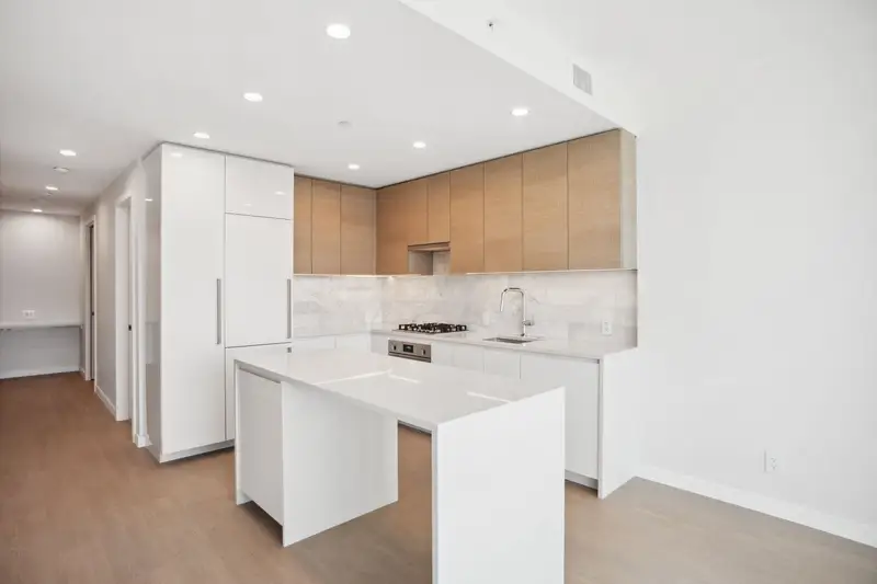 2901 2186 GILMORE AVENUE - photo 3 of 25