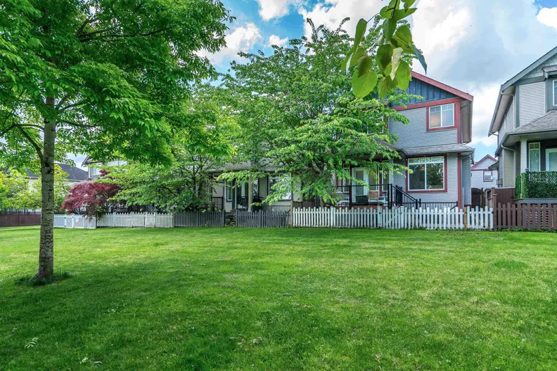 6668 195 STREET - photo 1 of 25