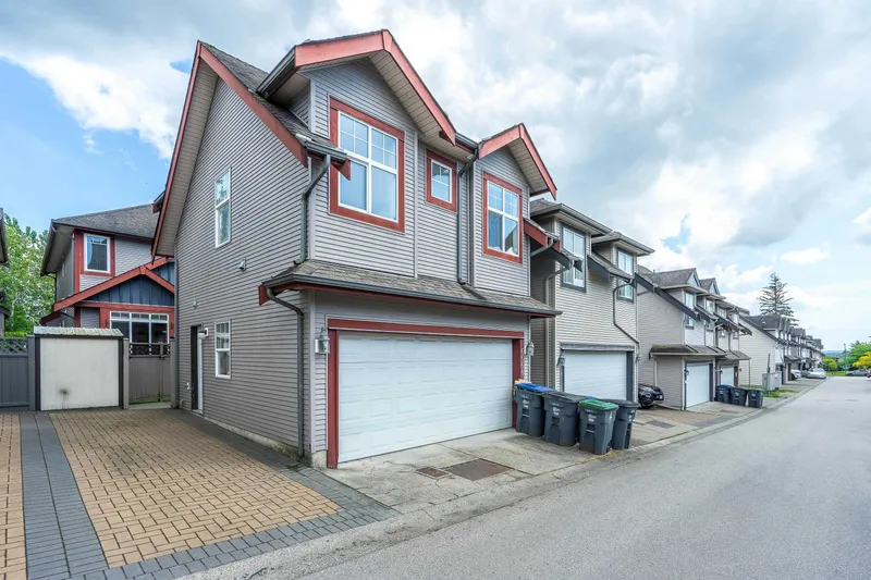 6668 195 STREET - photo 3 of 25