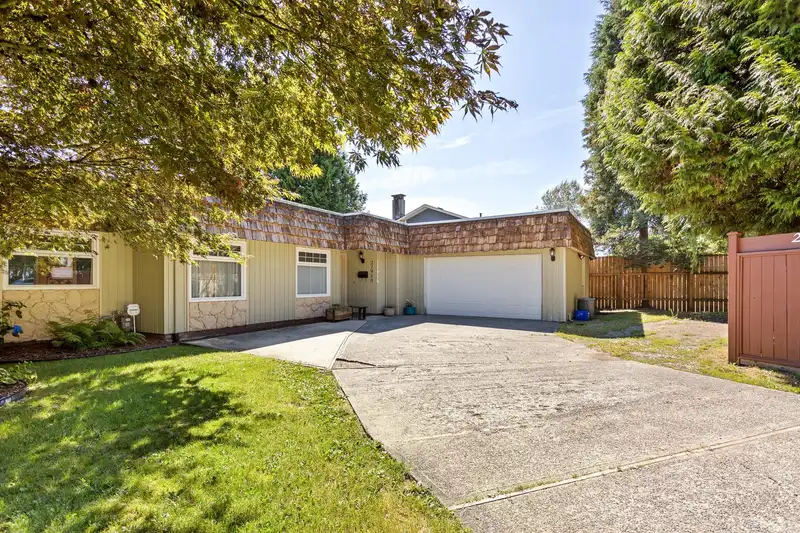 21950 WICKLOW WAY - photo 1 of 30