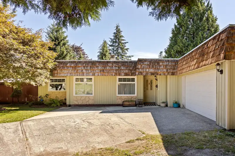21950 WICKLOW WAY - photo 2 of 30