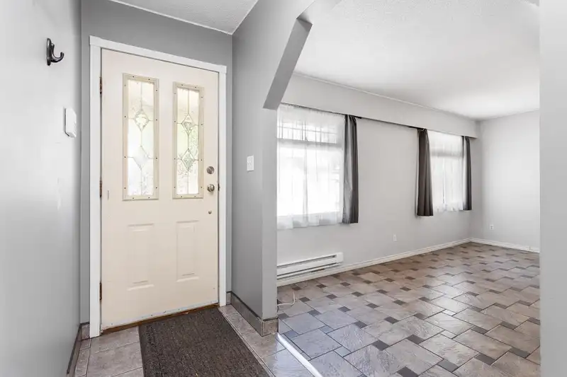 21950 WICKLOW WAY - photo 3 of 30