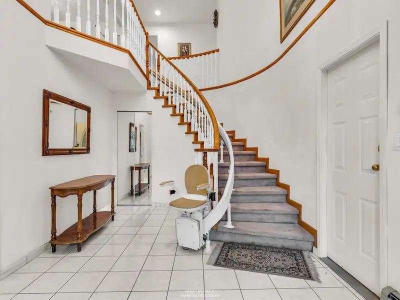 11923 98A AVENUE - photo 2 of 38