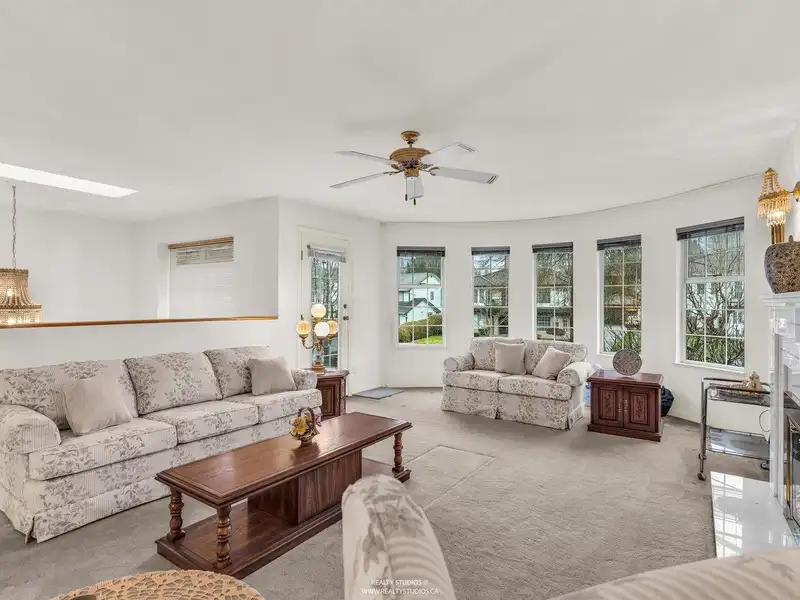 11923 98A AVENUE - photo 4 of 38