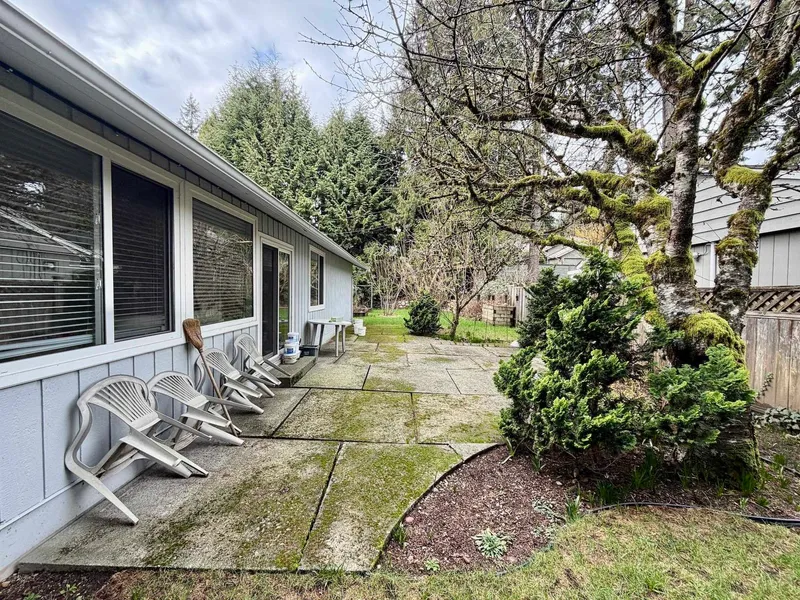 1876 BEAULYNN PLACE - photo 4 of 20