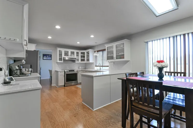 36381 COUNTRY PLACE - photo 4 of 19