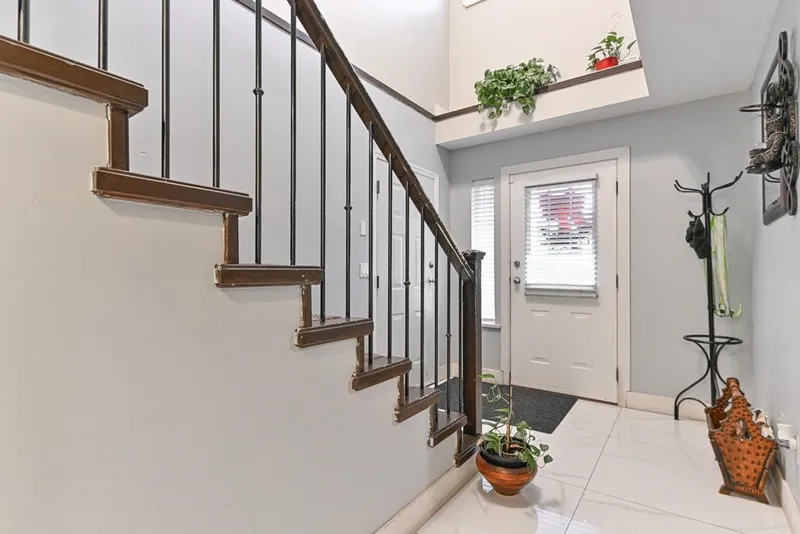 30482 NORTHRIDGE WAY - photo 2 of 25