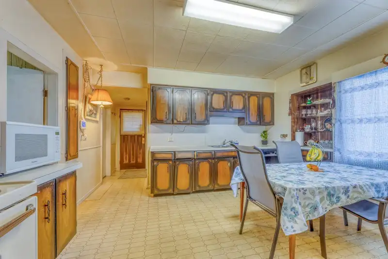 2323 DUBLIN STREET - photo 4 of 13