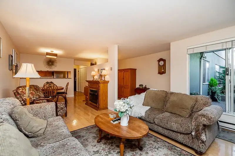 103 1540 MARINER WALK - photo 4 of 30