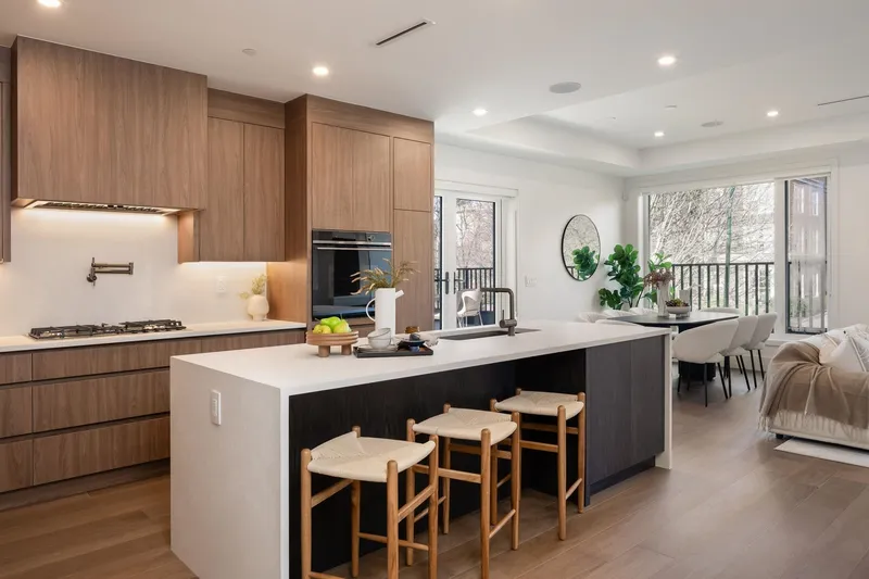 1 950 W 57TH AVENUE - photo 3 of 19