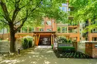 412 2601 WHITELEY COURT - thumbnail 1