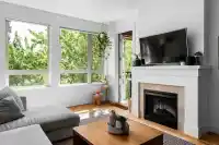 412 2601 WHITELEY COURT - thumbnail 3