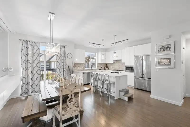 149 3500 BURKE VILLAGE PROMENADE - photo 4 of 22