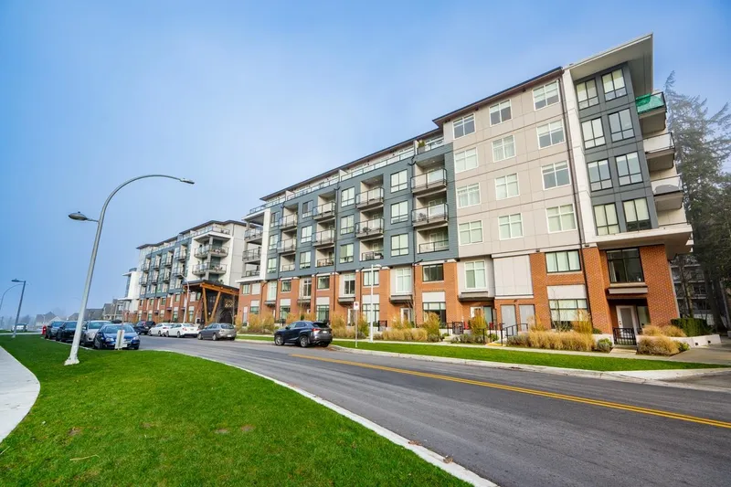 208 3528 146A STREET - photo 1 of 25