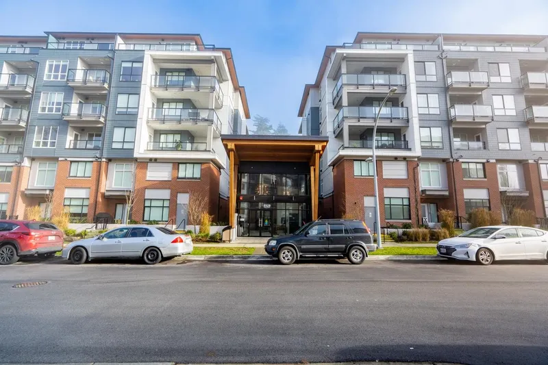 208 3528 146A STREET - photo 2 of 25