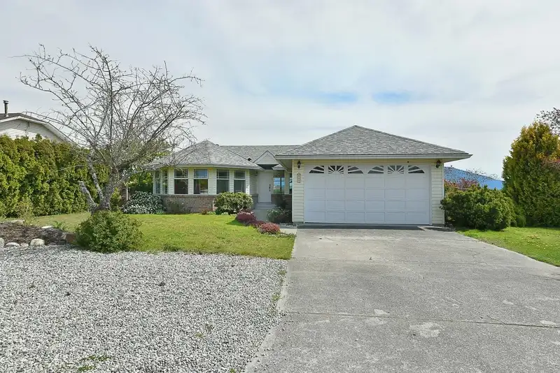 502 EAGLECREST DRIVE - photo 3 of 34