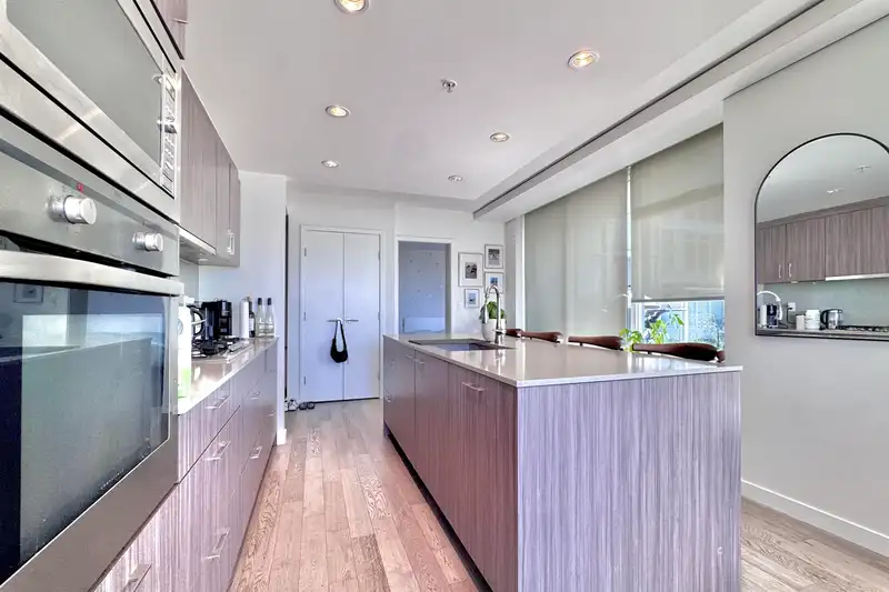 503 2411 HEATHER STREET - photo 4 of 25