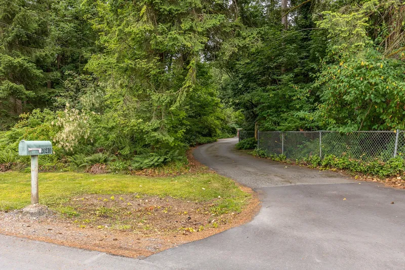 20210 27 AVENUE - photo 4 of 25