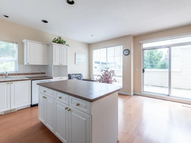 1155 VIDAL STREET - photo 2 of 39