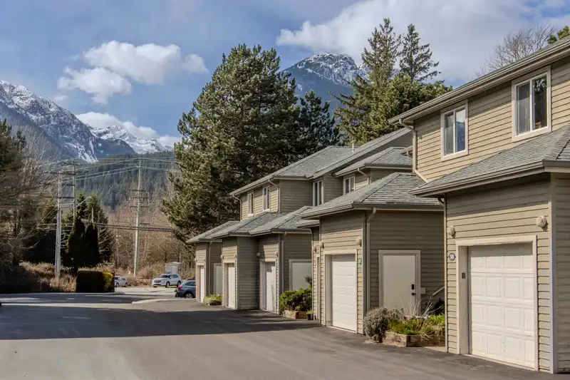38 40200 GOVERNMENT ROAD - photo 1 of 21