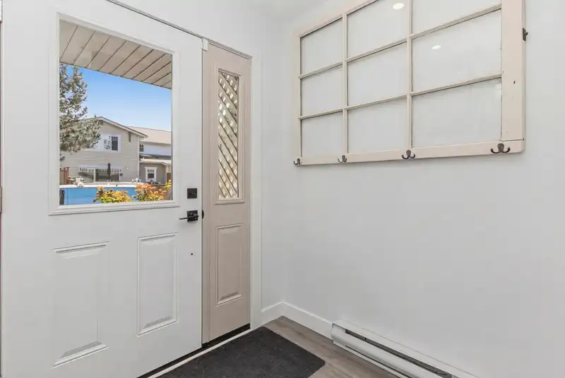 38 40200 GOVERNMENT ROAD - photo 4 of 21