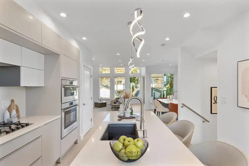 2 434 E 1ST STREET - photo 1 of 20