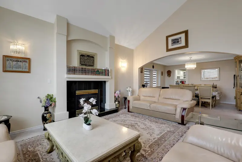 1210 SALTER STREET - photo 4 of 25