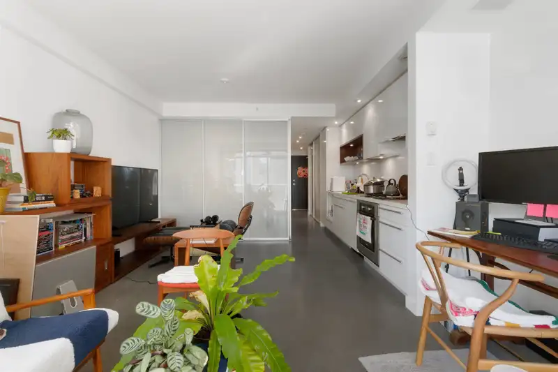 523 256 E 2ND AVENUE - photo 4 of 19