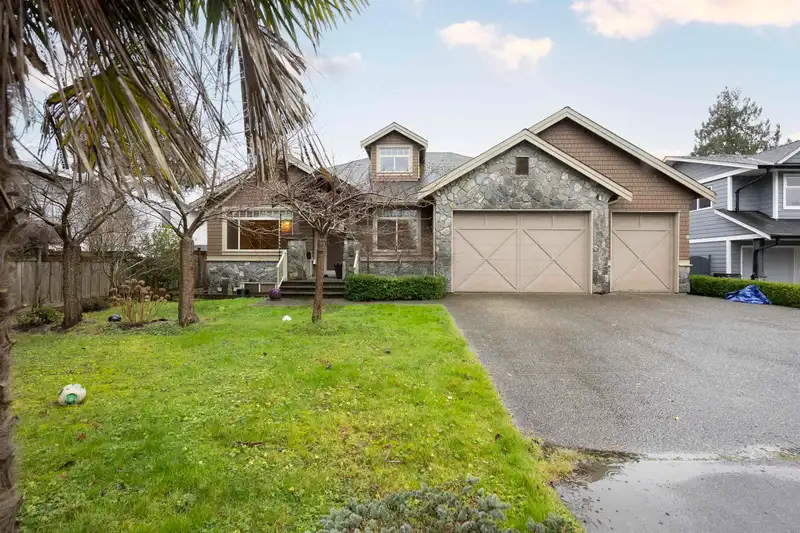963 51A STREET - photo 1 of 40