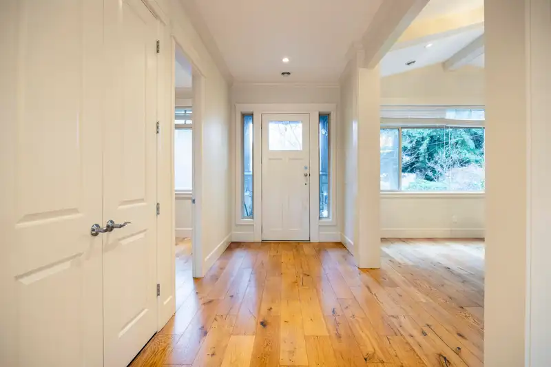 963 51A STREET - photo 3 of 40