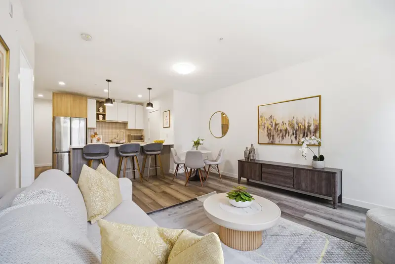 103 20695 EASTLEIGH CRESCENT - photo 2 of 25