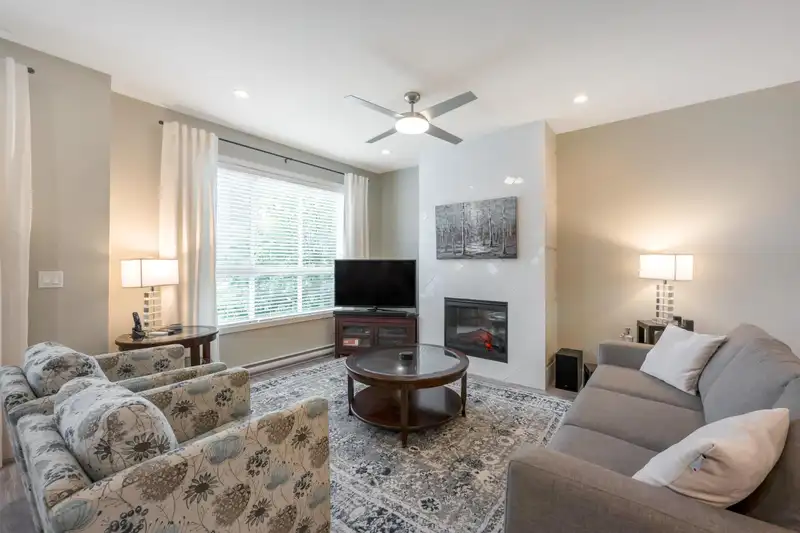 31 1938 N PARRALLEL ROAD - photo 2 of 34