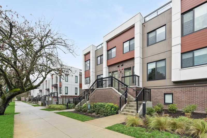 807 W 33RD AVENUE - photo 1 of 25