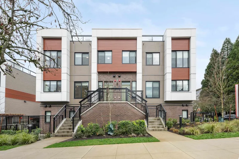 807 W 33RD AVENUE - photo 2 of 25