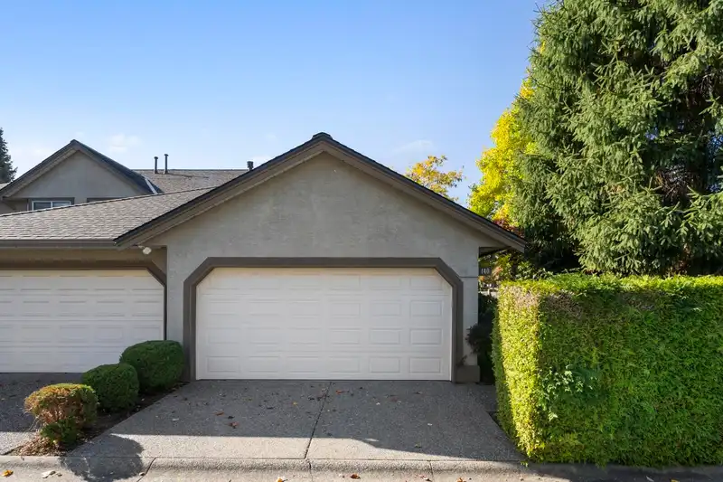 140 15988 83 AVENUE - photo 3 of 32
