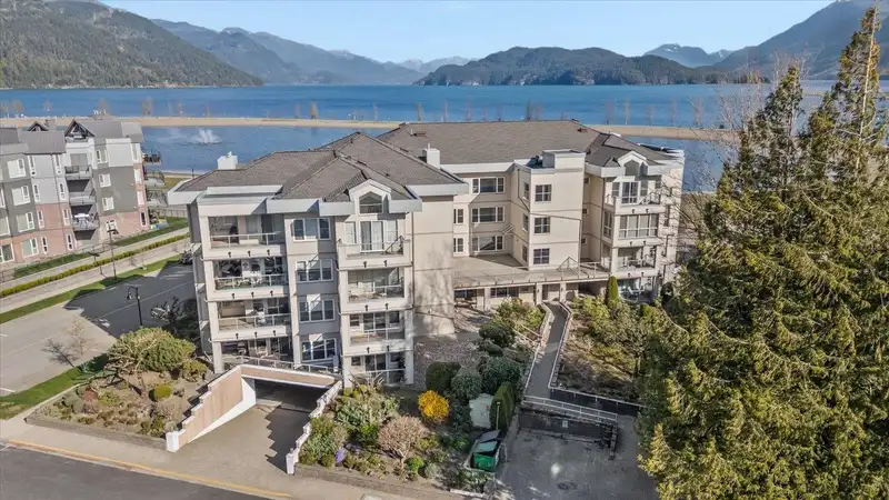 302 410 ESPLANADE AVENUE - photo 1 of 30