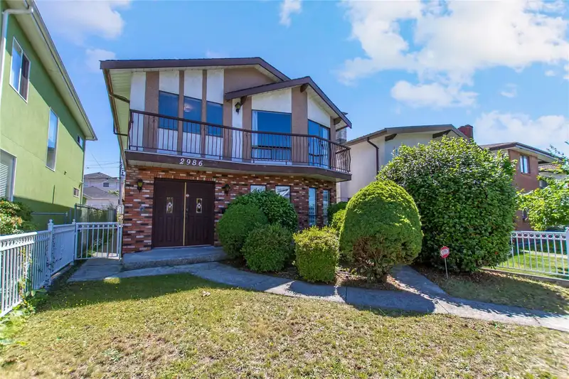 2986 E 3RD AVENUE - photo 1 of 26