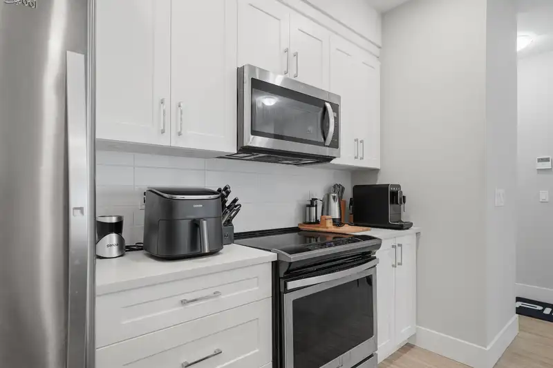 307 22335 MCINTOSH AVENUE - photo 4 of 23